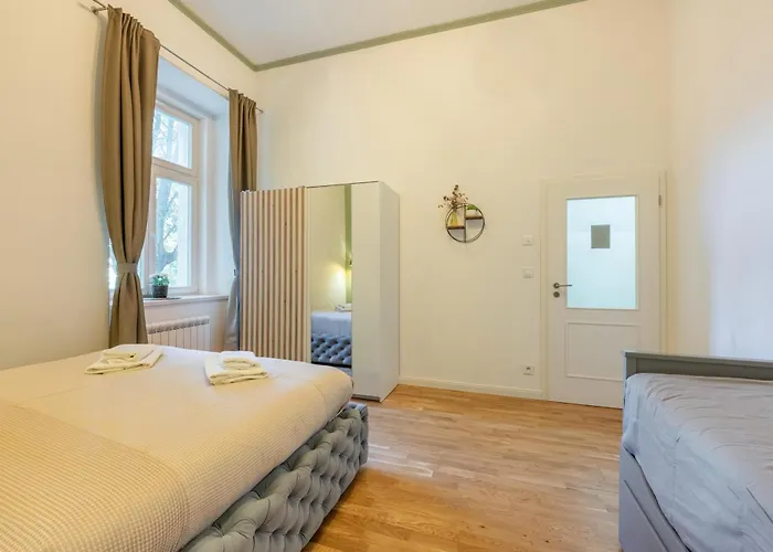 Apartment 3br - Self Check-in - 1 - Sleeps 8