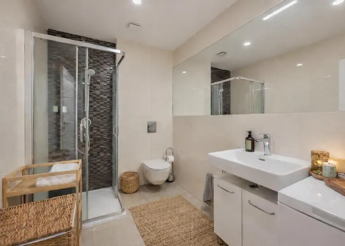 3br - Self Check-in - 1 - Sleeps 8 Apartment *