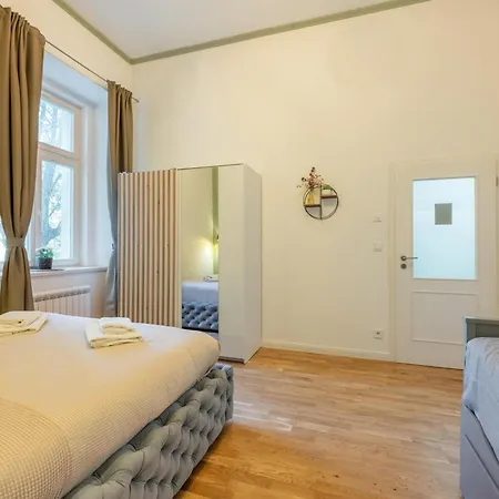 Apartman Homely I Big Apti Elevator I Self Check-in