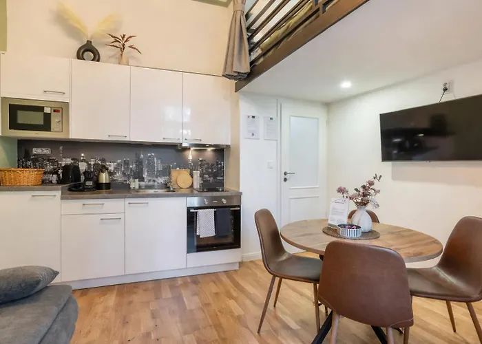 Apartment 3br - Self Check-in - 1 - Sleeps 8 Prag